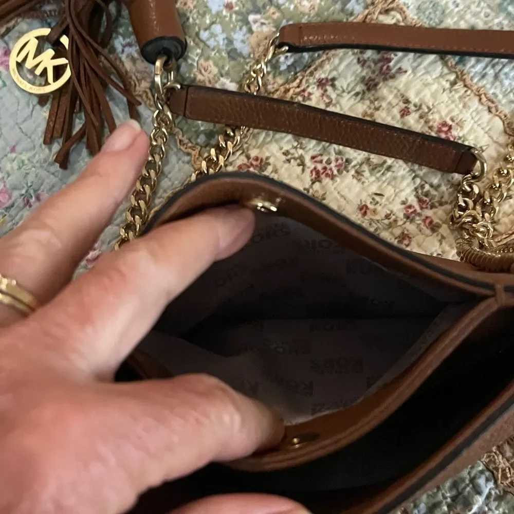 Michael Kors purse - Picture 3 of 8